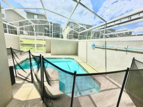 Cozy Modern Townhouse - 4BR - Near Disney - Private Pool, BBQ!